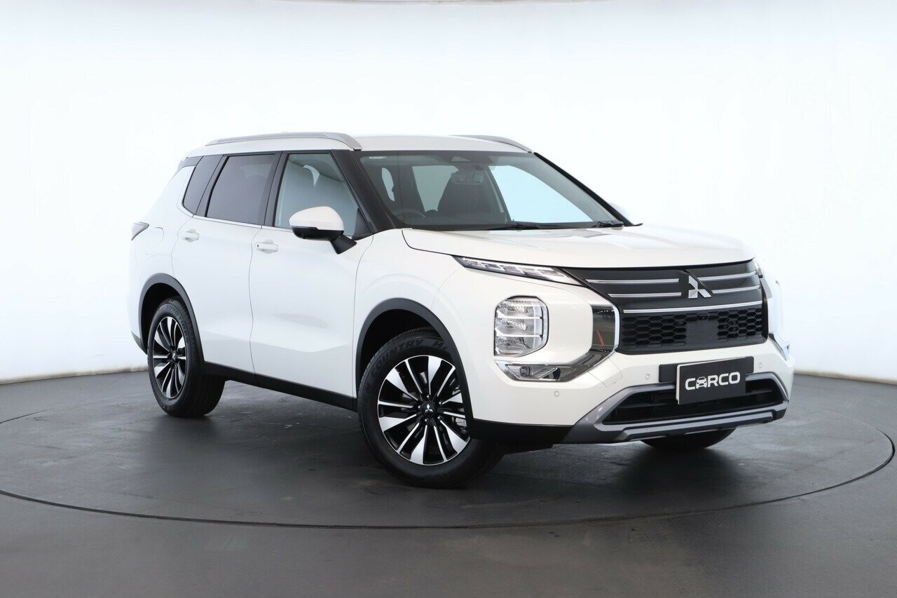 Mitsubishi Outlander image 1