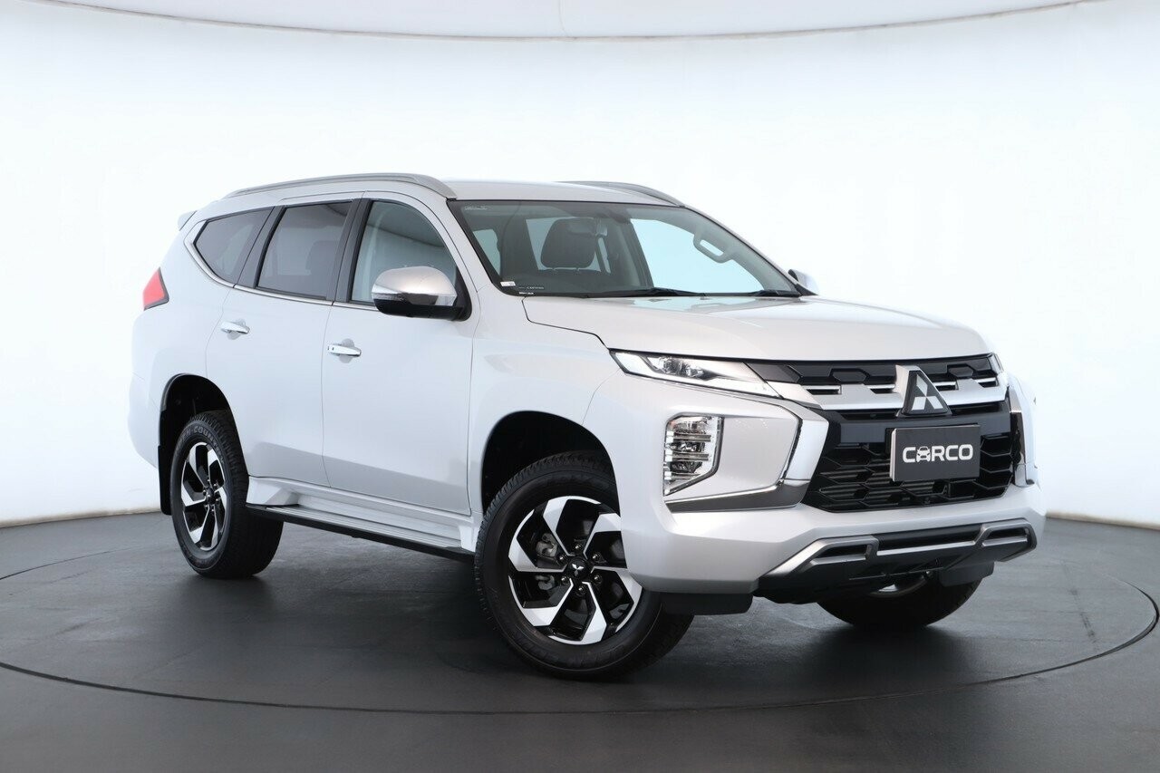 Mitsubishi Pajero Sport image 1