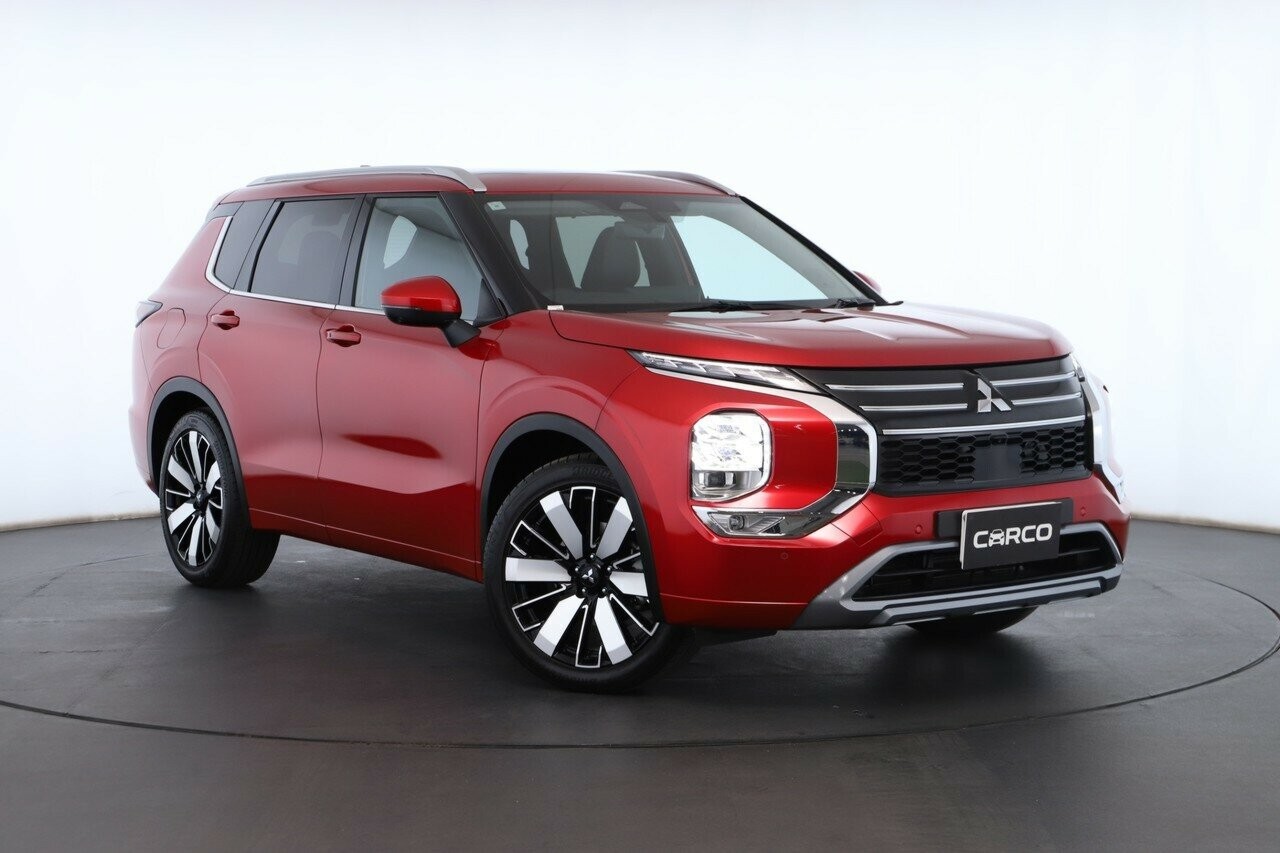 Mitsubishi Outlander image 1