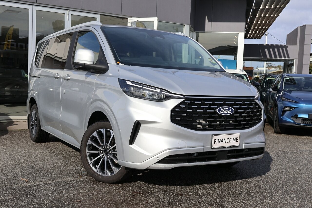 Ford Tourneo image 1