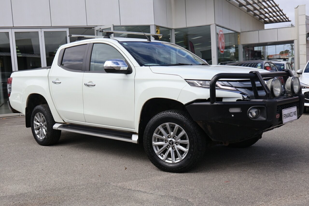 Mitsubishi Triton image 1