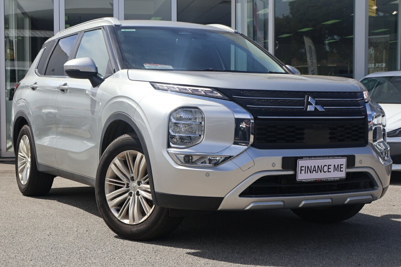 Mitsubishi Outlander image 1