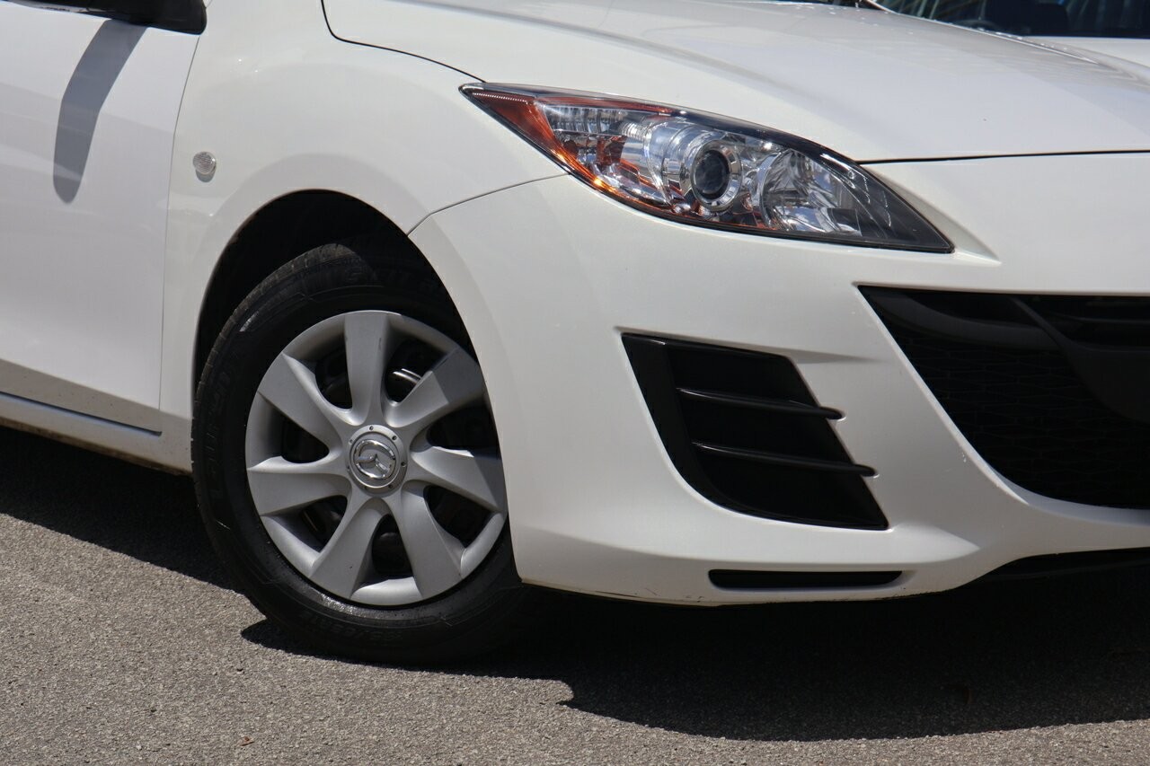 Mazda 3 image 2