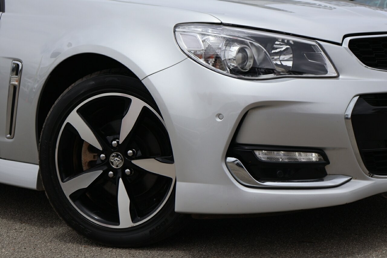 Holden Commodore image 2