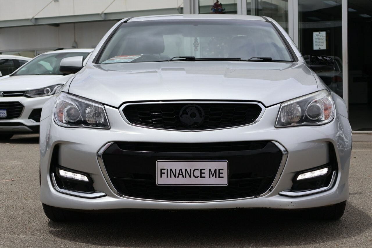 Holden Commodore image 3