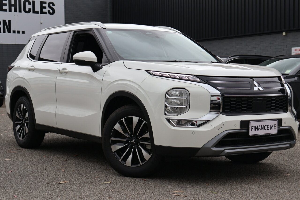 Mitsubishi Outlander image 1