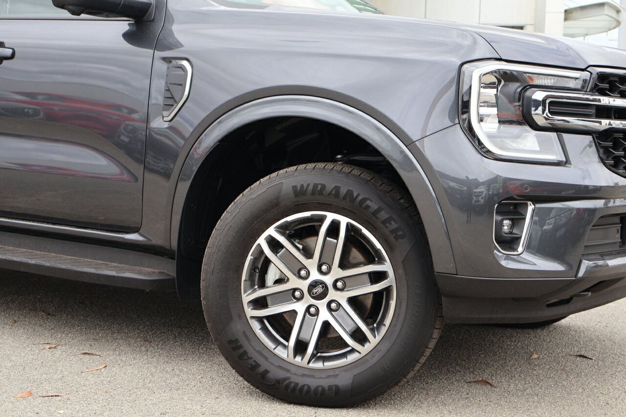 Ford Everest image 2