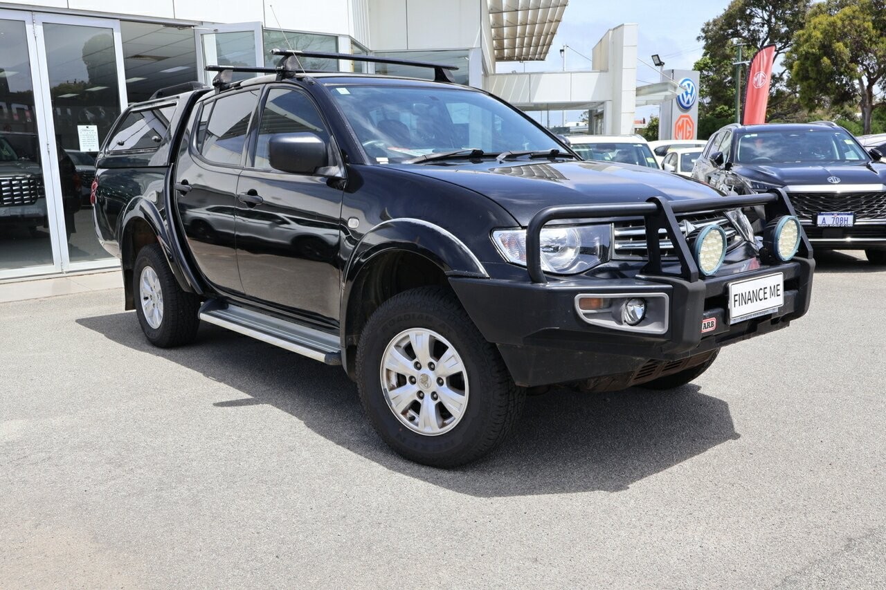 Mitsubishi Triton image 1