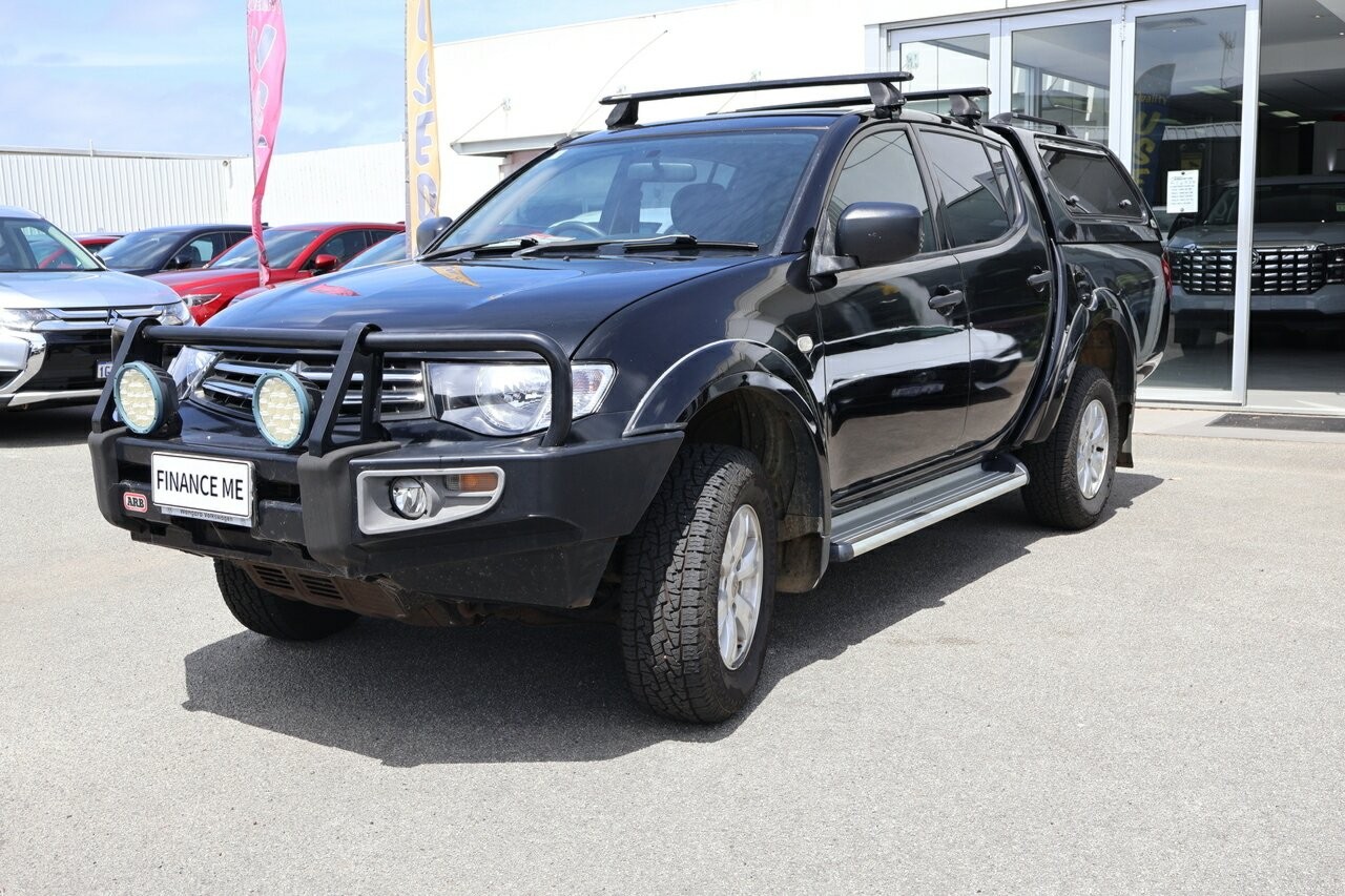 Mitsubishi Triton image 2