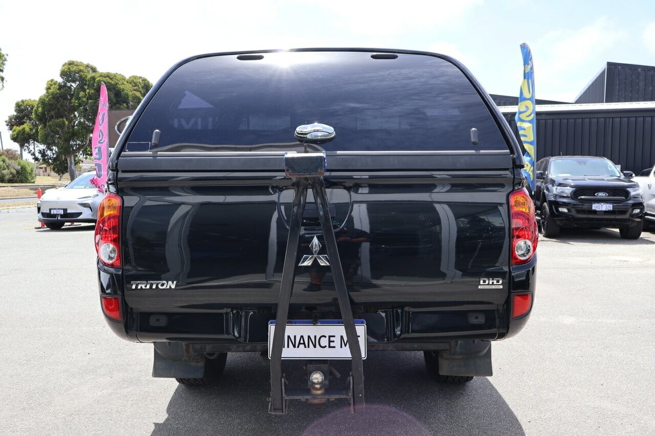 Mitsubishi Triton image 3