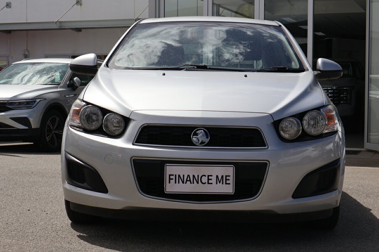 Holden Barina image 3