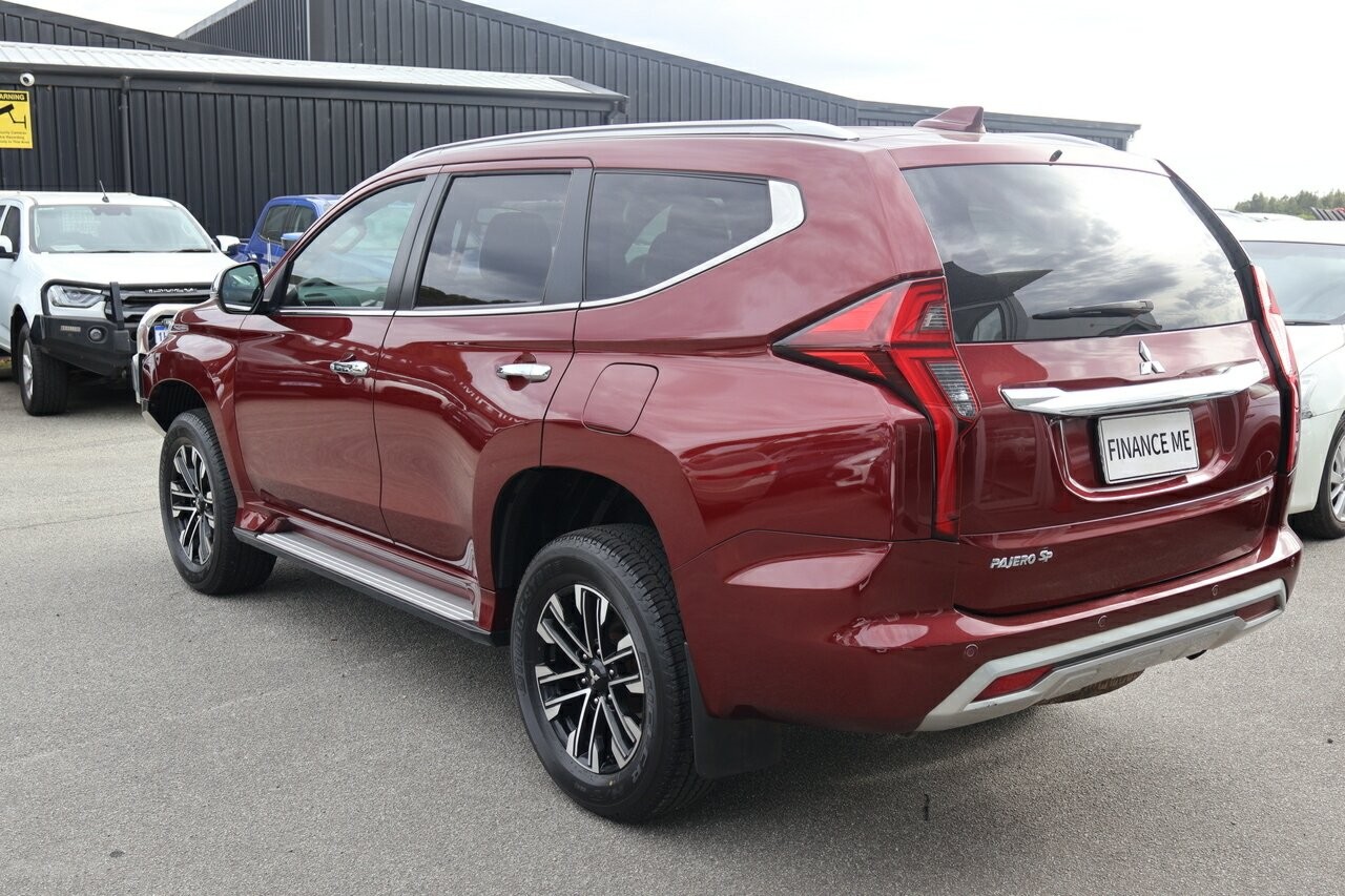 Mitsubishi Pajero Sport image 4