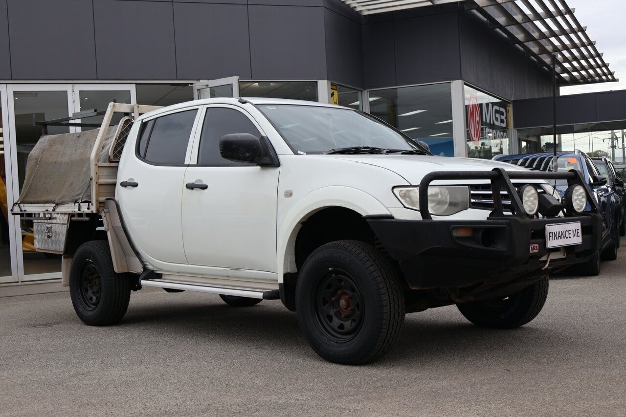 Mitsubishi Triton image 1