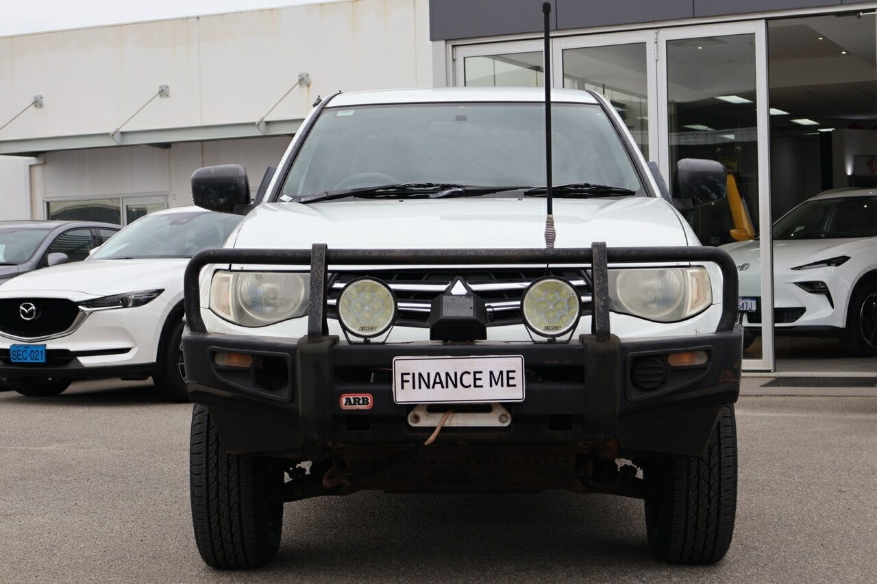 Mitsubishi Triton image 2