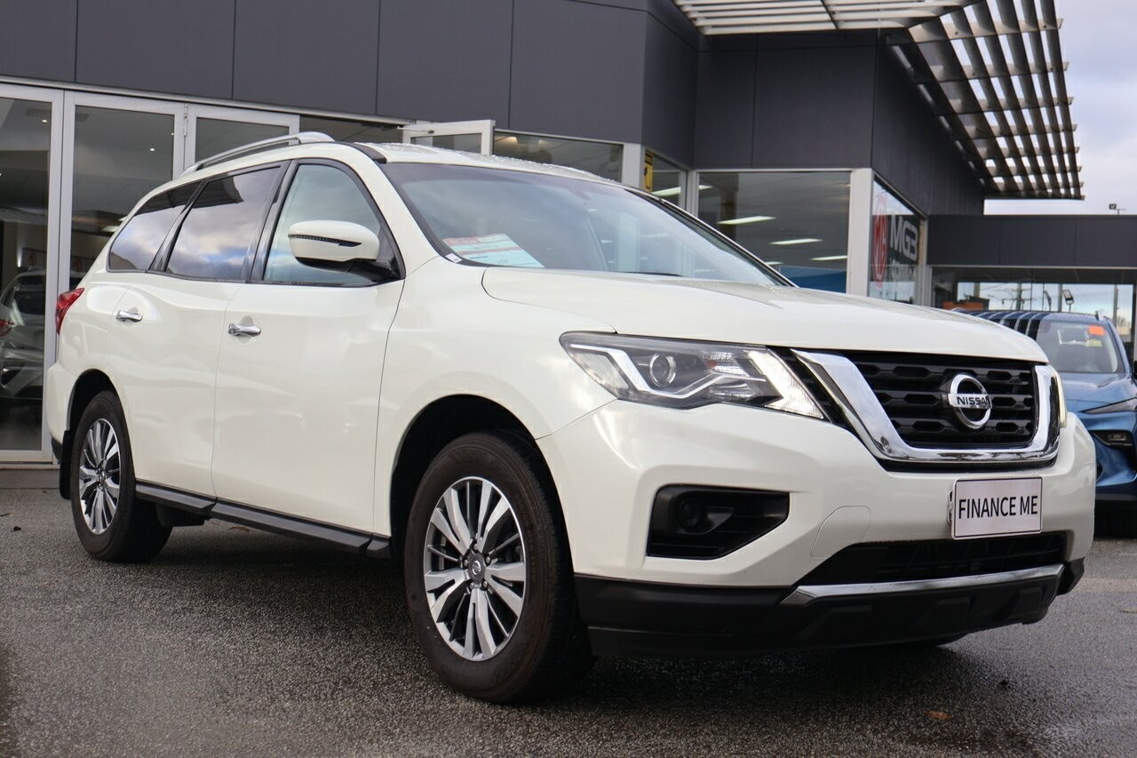 Nissan Pathfinder image 1