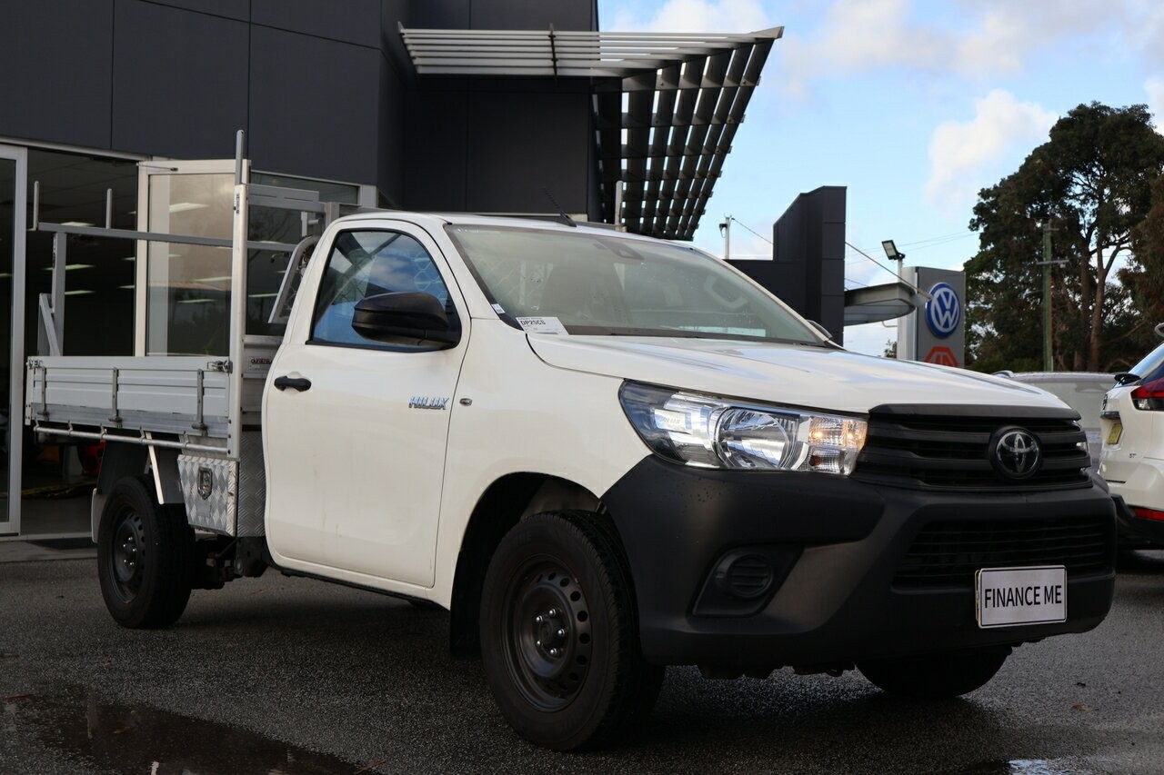 Toyota Hilux image 1