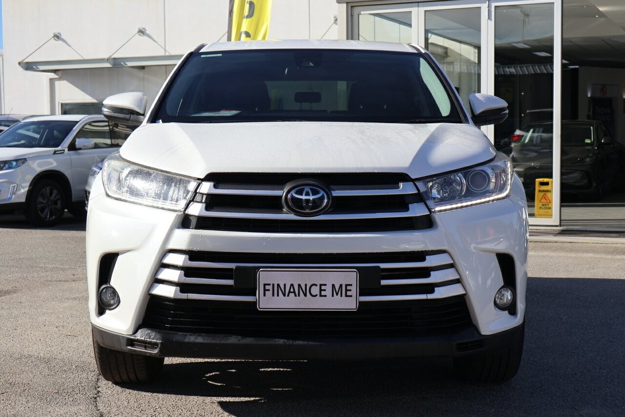 Toyota Kluger image 2