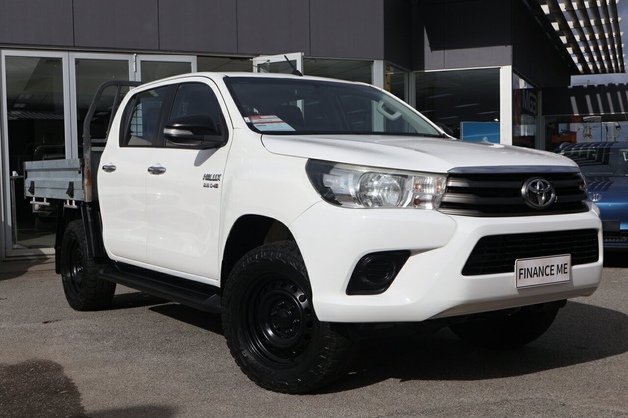 Toyota Hilux Sr (4x4) image 1