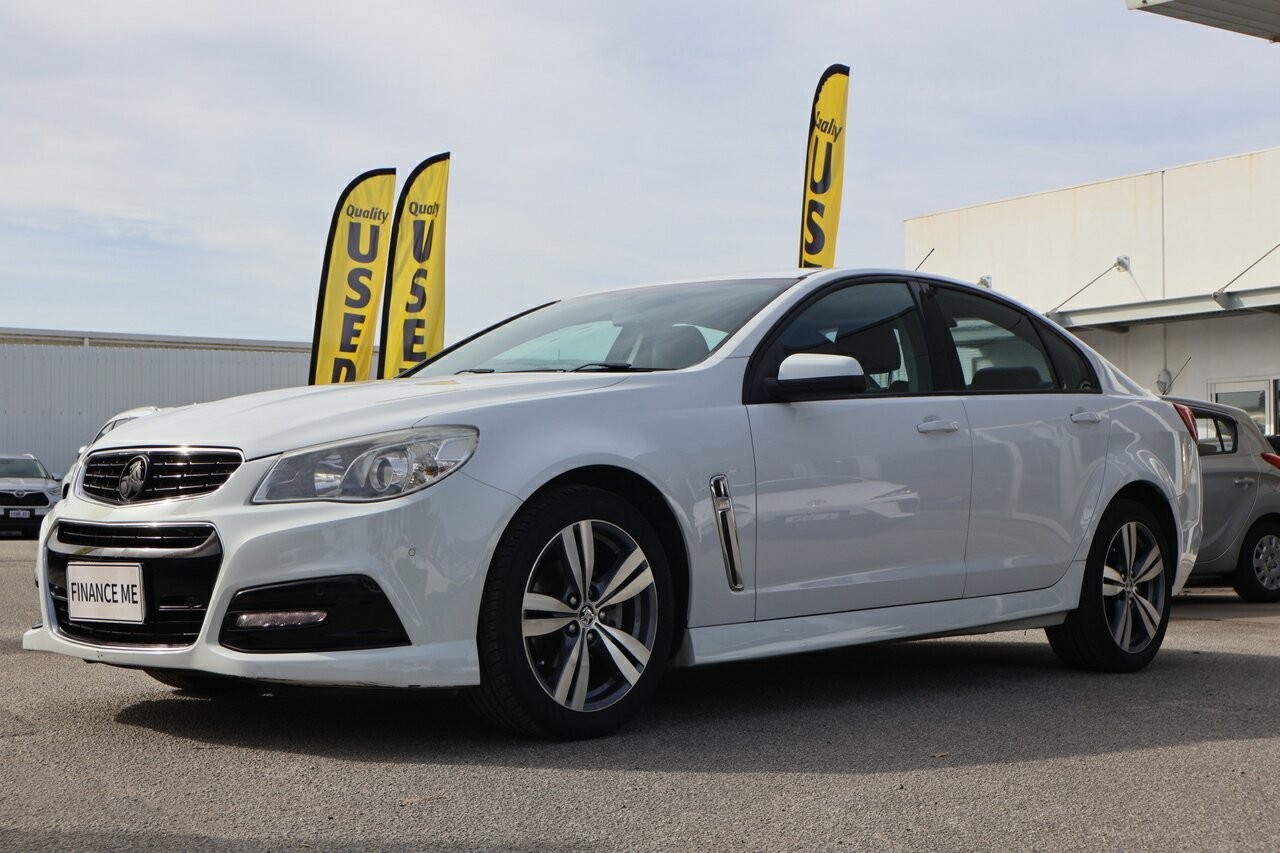 Holden Commodore image 3