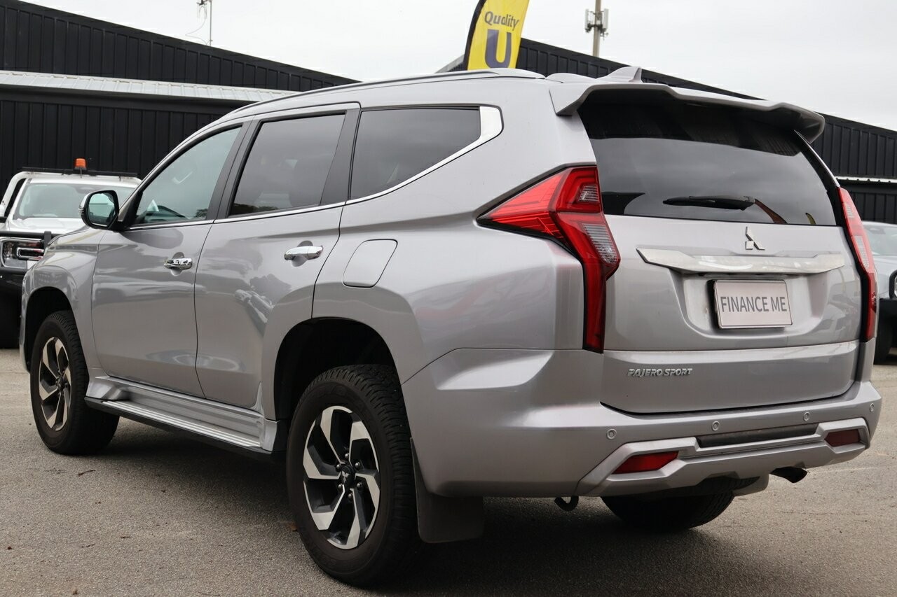Mitsubishi Pajero Sport image 4