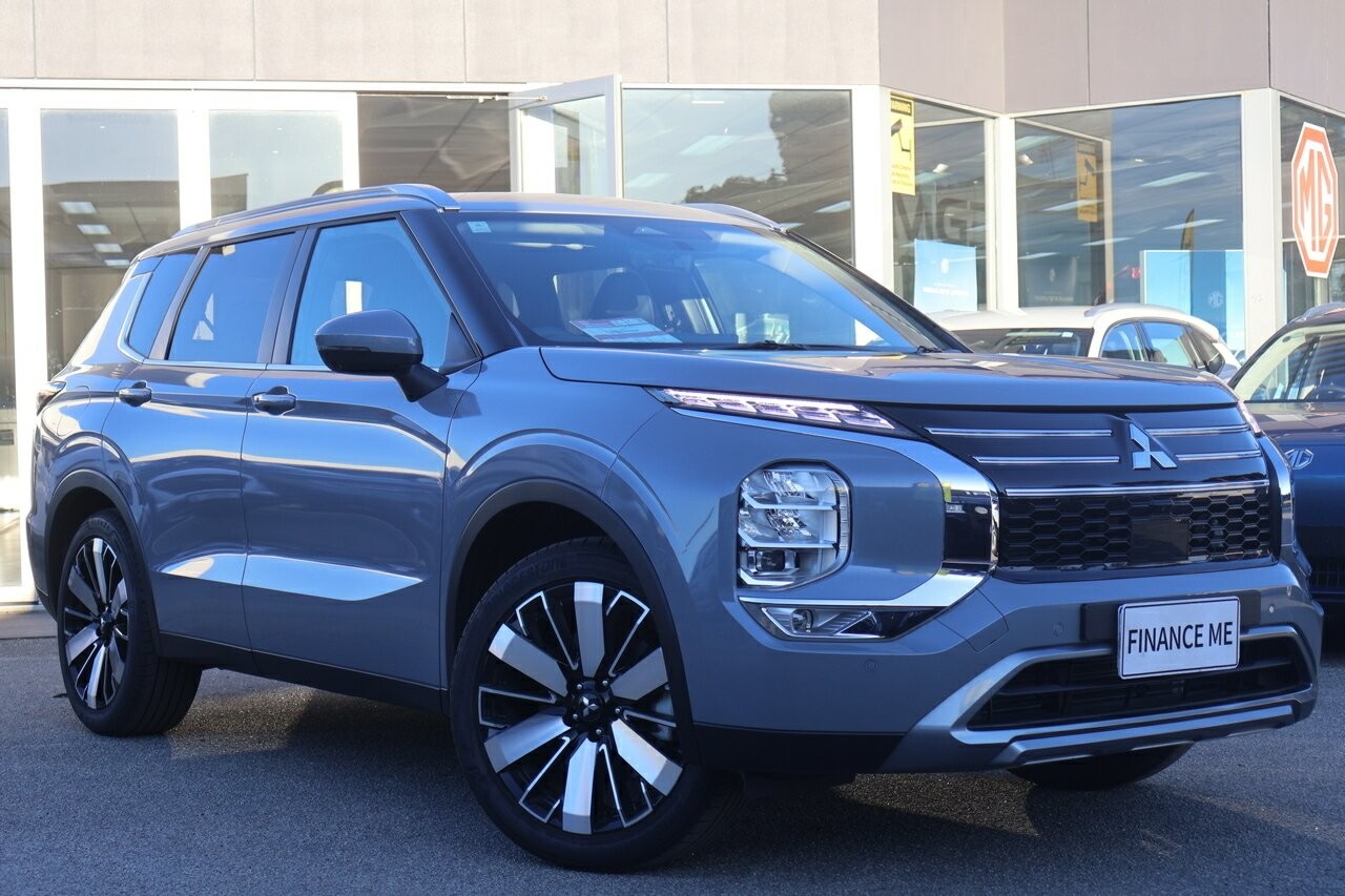 Mitsubishi Outlander image 1