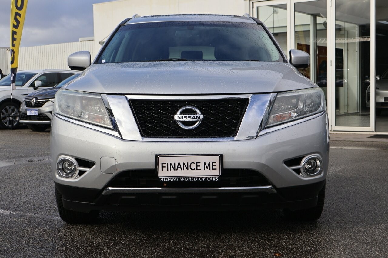 Nissan Pathfinder image 2
