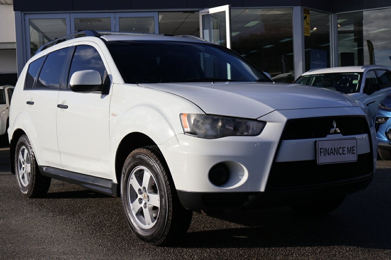 Mitsubishi Outlander image 1