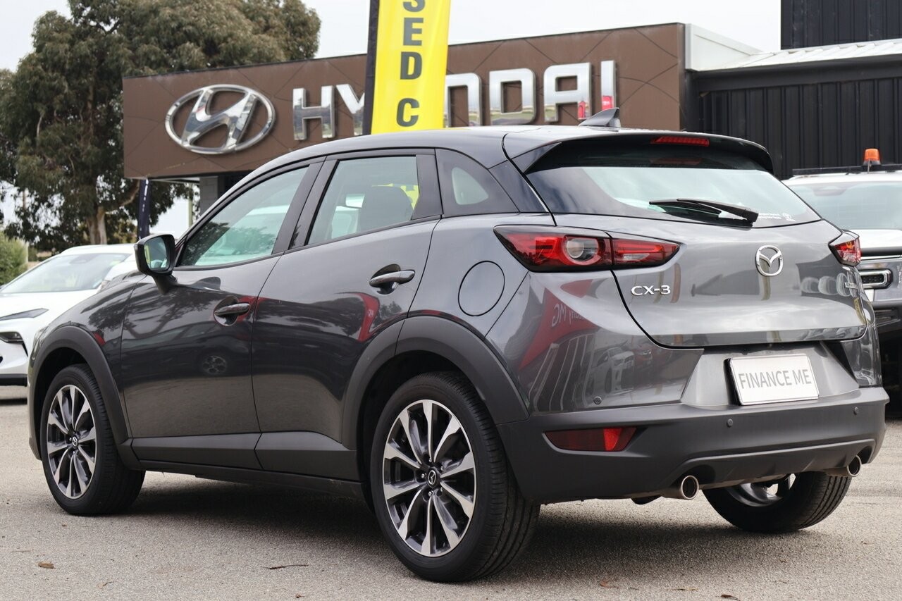 Mazda Cx-3 image 4