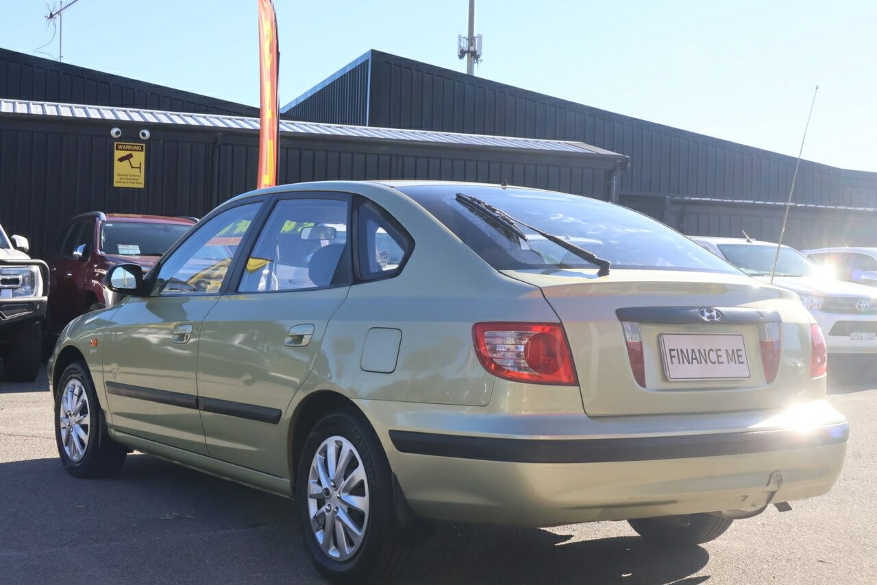 Hyundai Elantra image 4