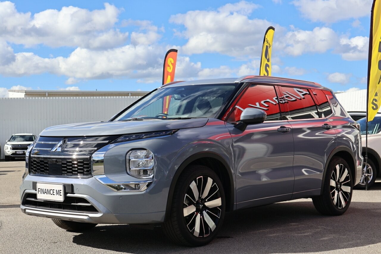 Mitsubishi Outlander image 3