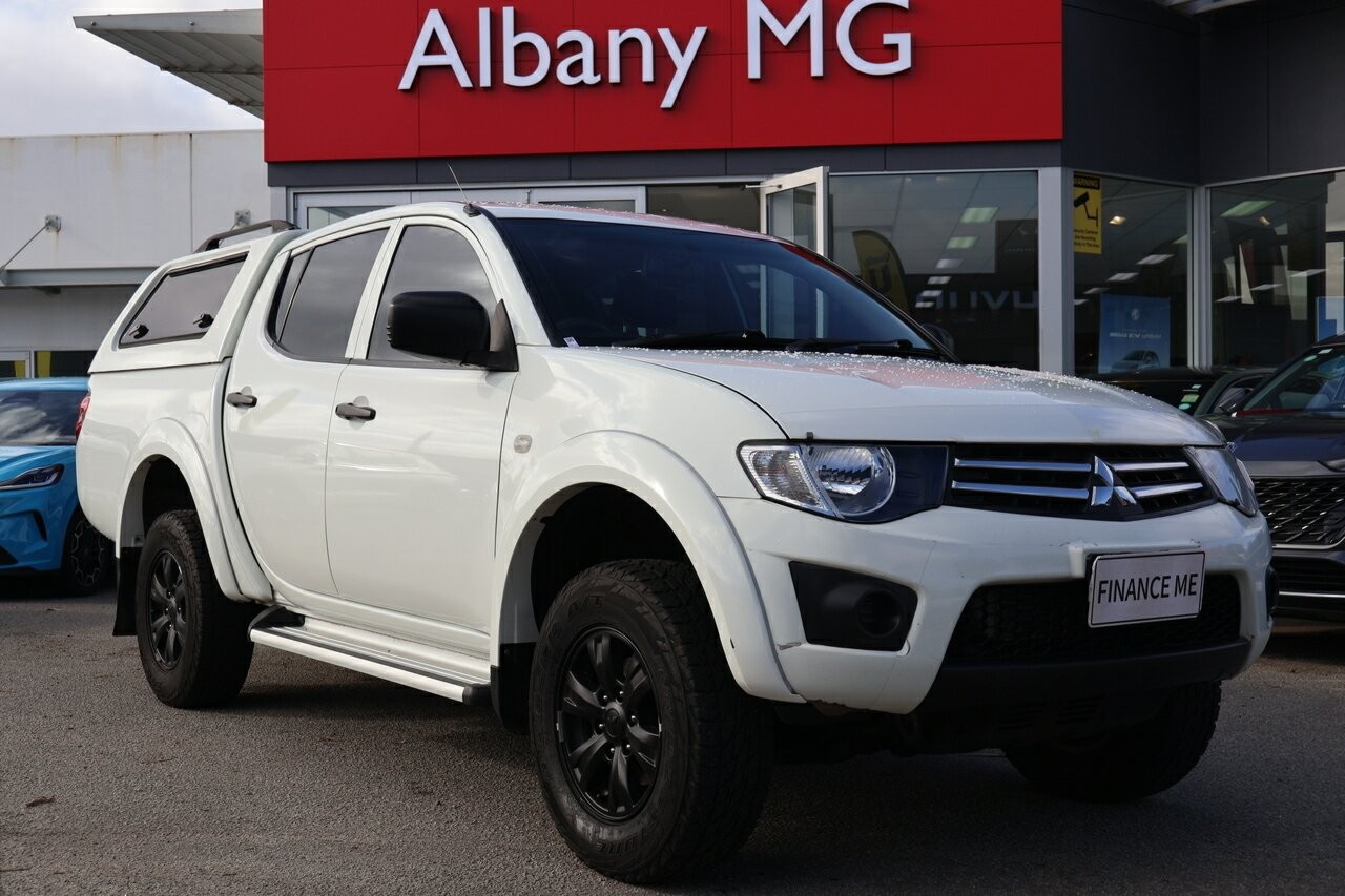 Mitsubishi Triton image 1