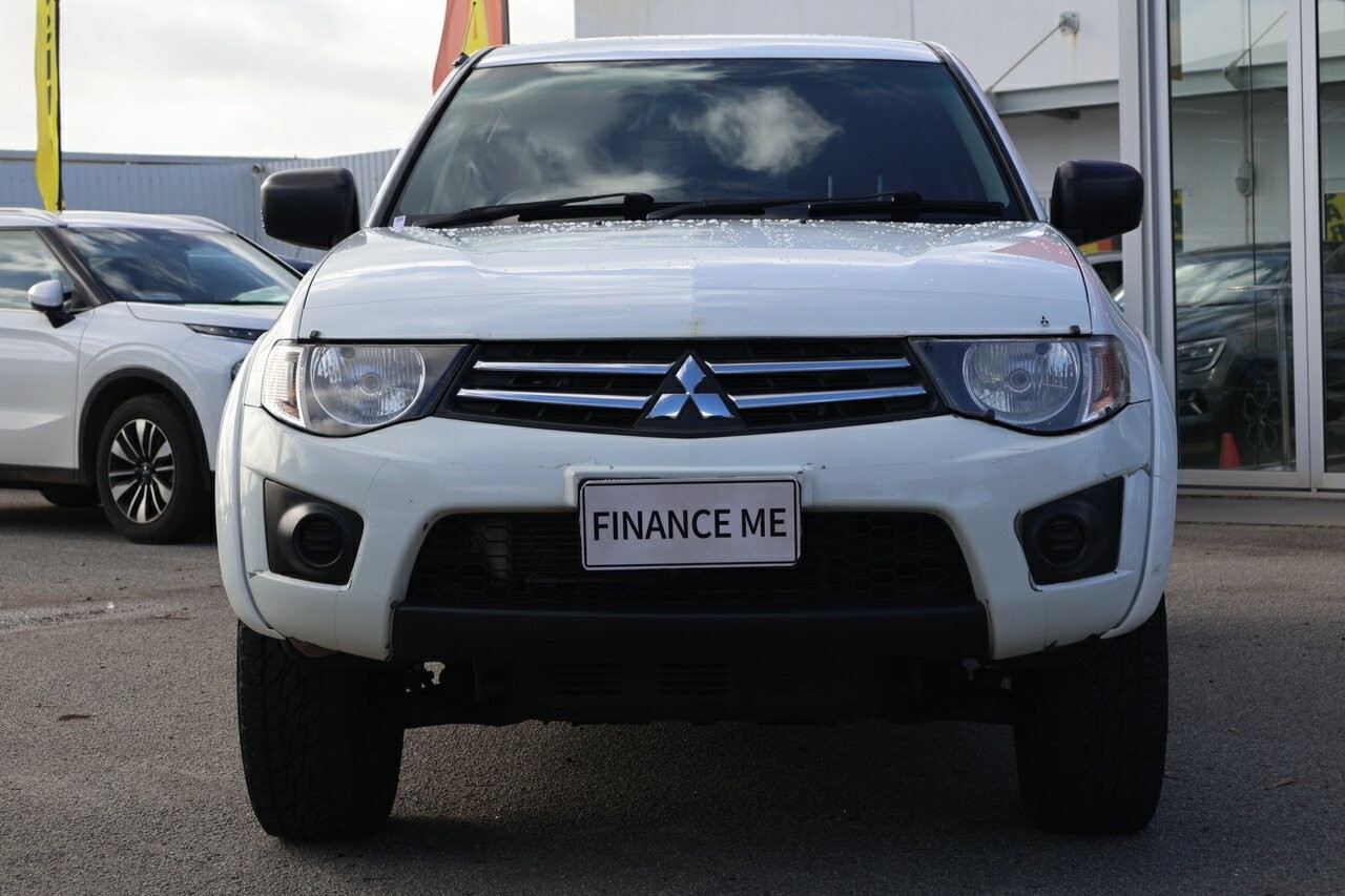 Mitsubishi Triton image 2
