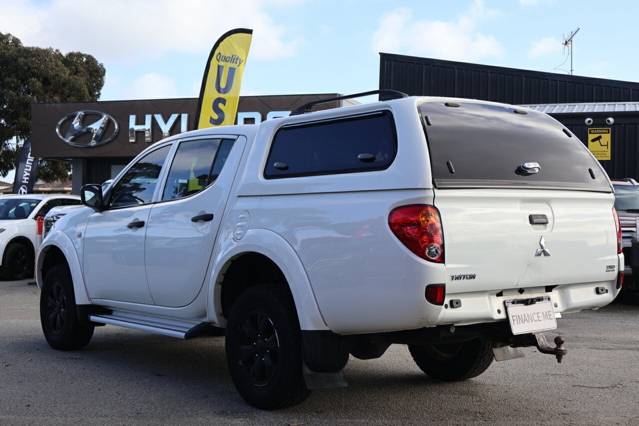 Mitsubishi Triton image 4