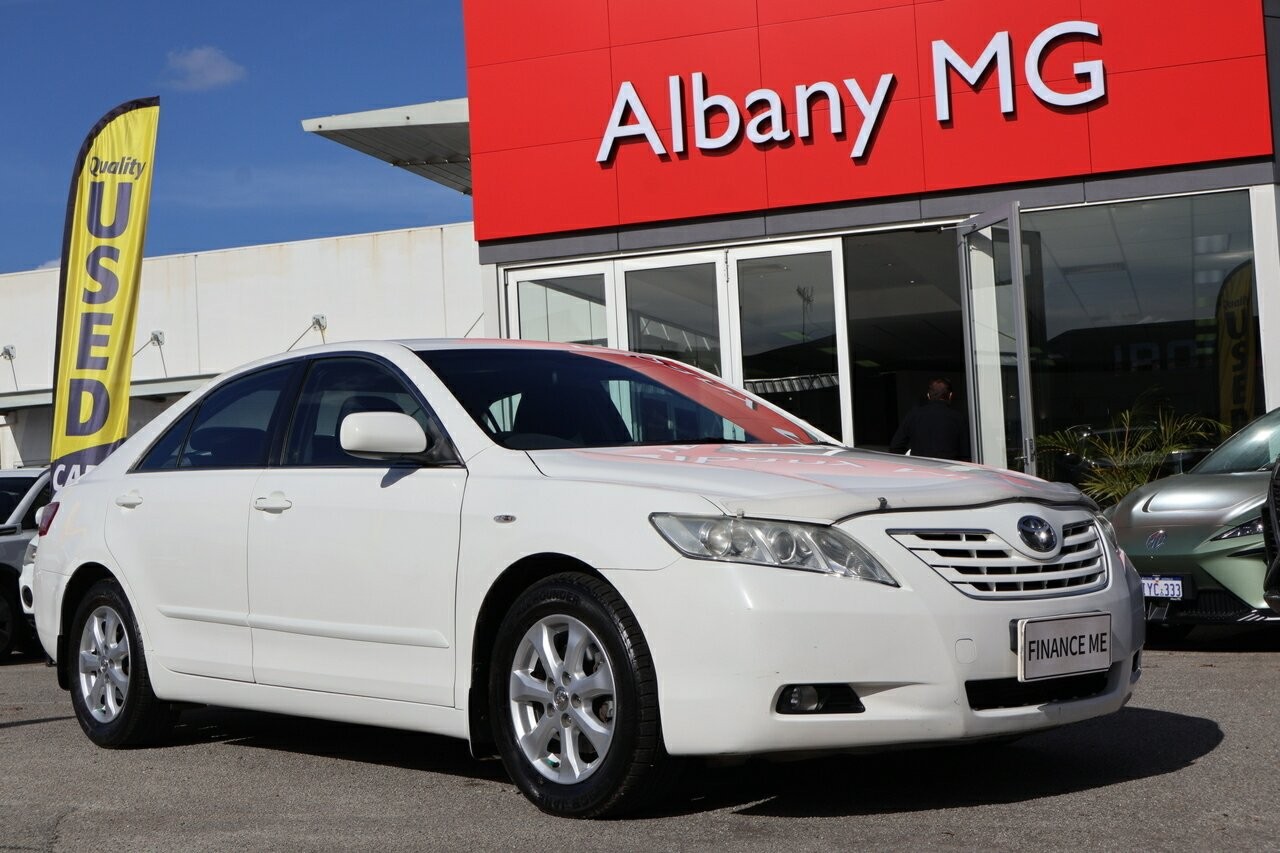 Toyota Camry image 1