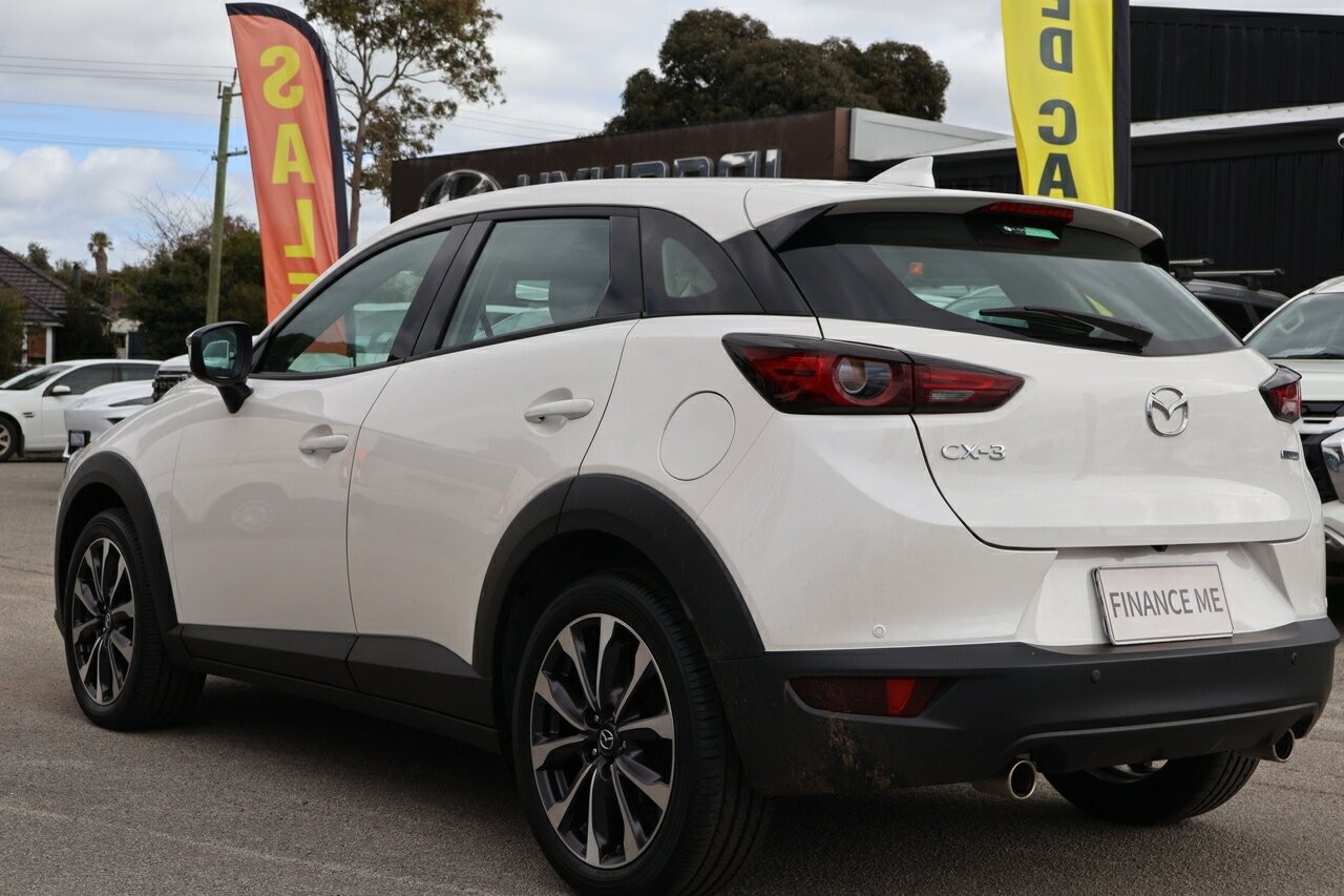 Mazda Cx-3 image 4