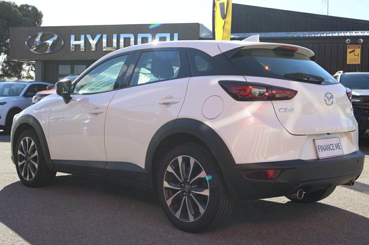 Mazda Cx-3 image 4