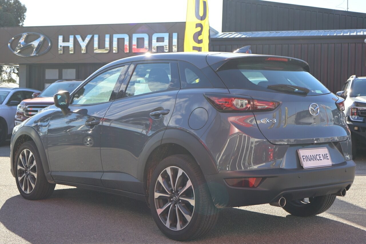 Mazda Cx-3 image 4