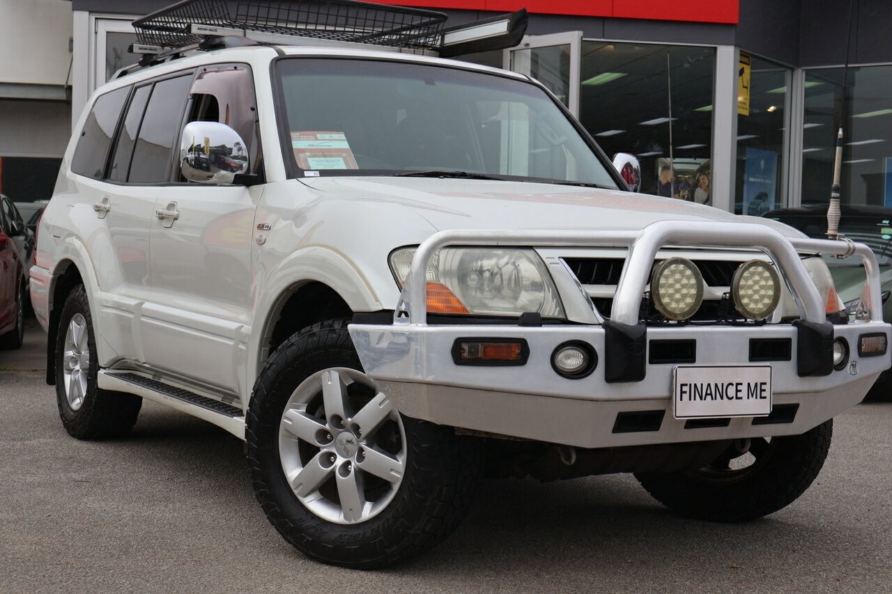 Mitsubishi Pajero image 1
