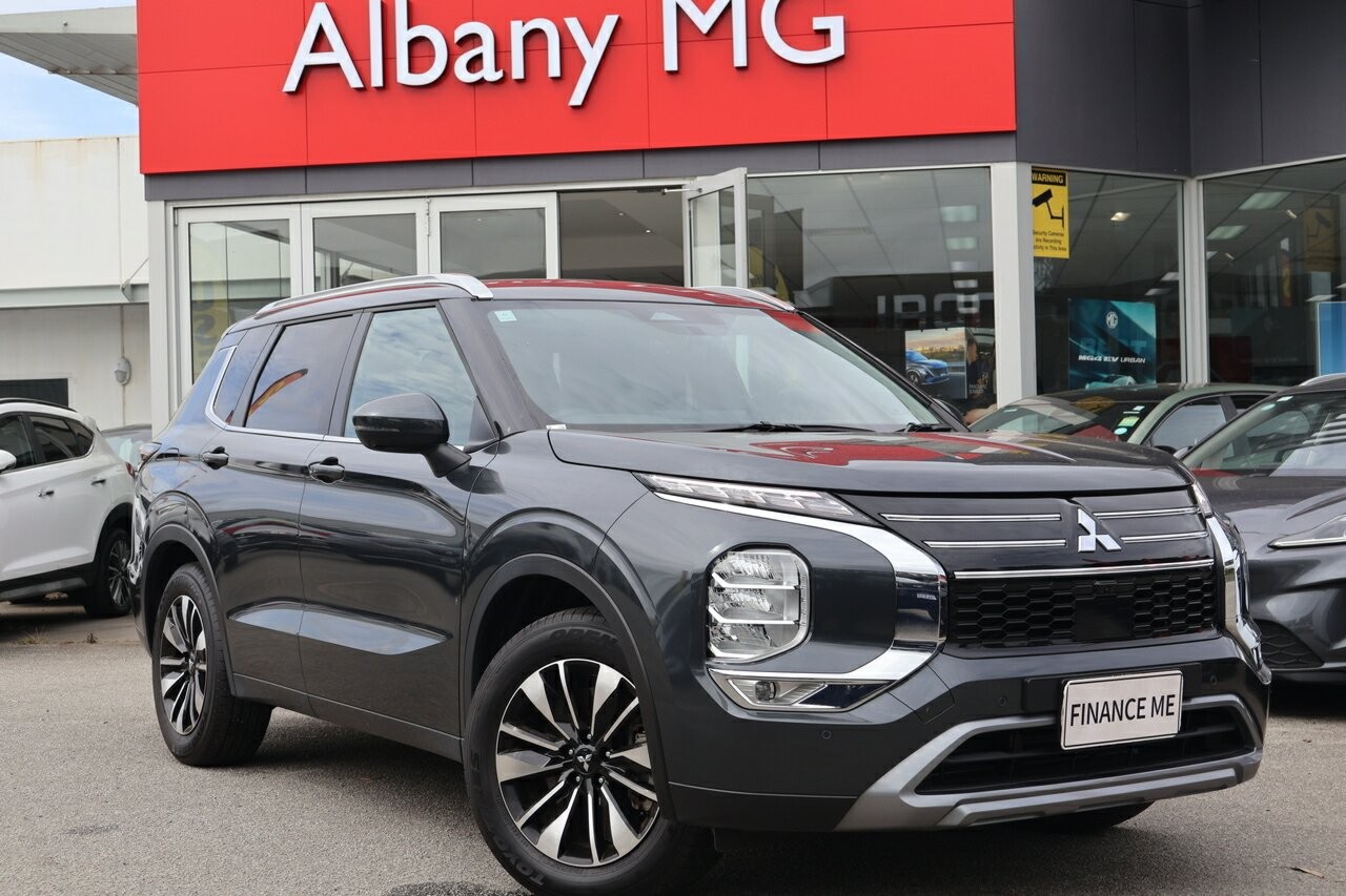 Mitsubishi Outlander image 1