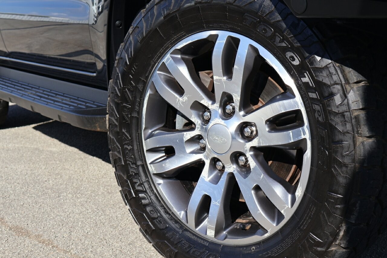 Ford Everest image 2