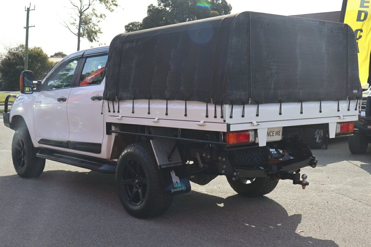 Toyota Hilux image 4