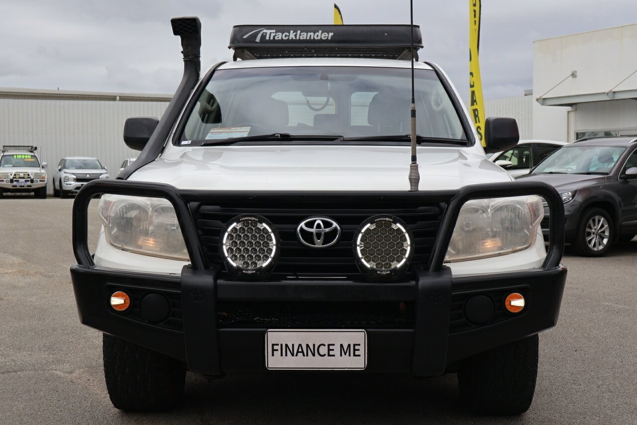 Toyota Landcruiser image 3