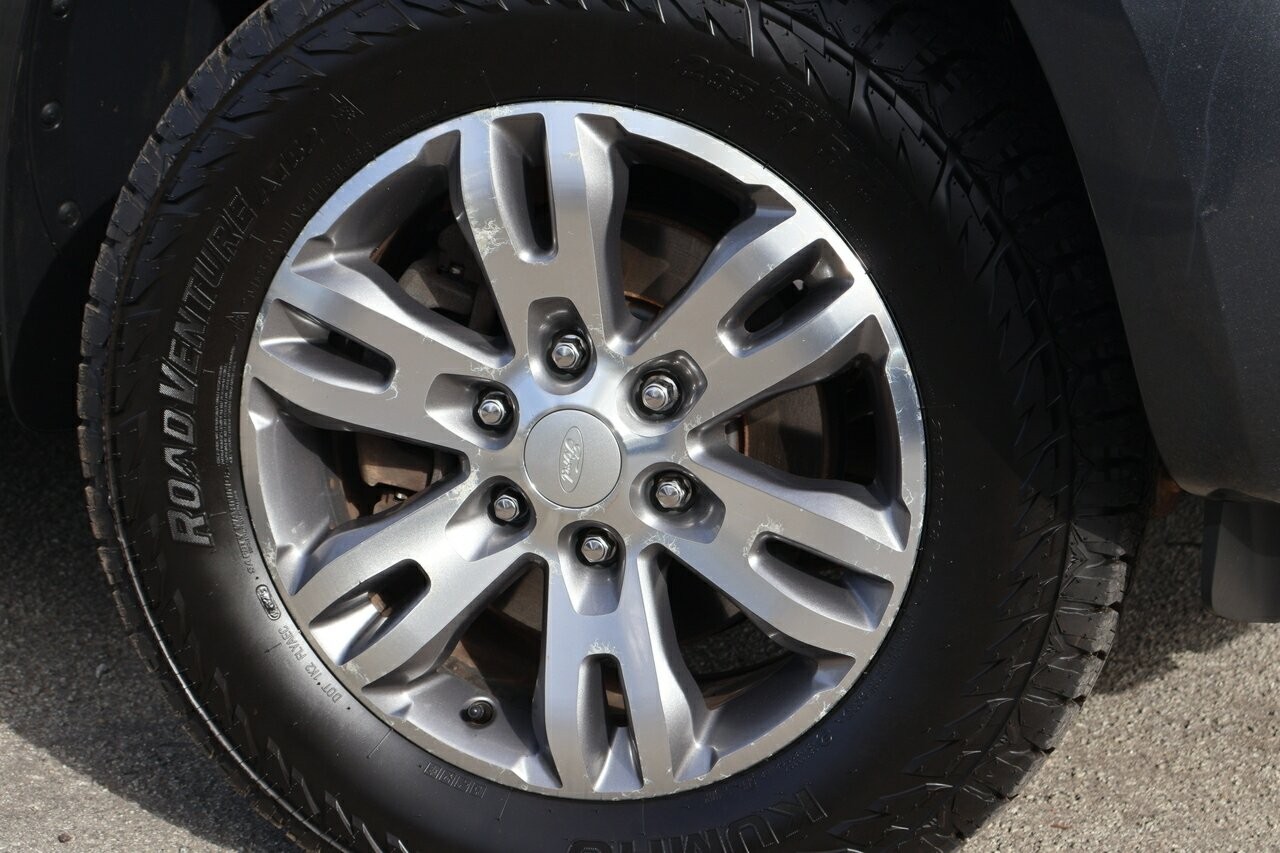 Ford Everest image 2