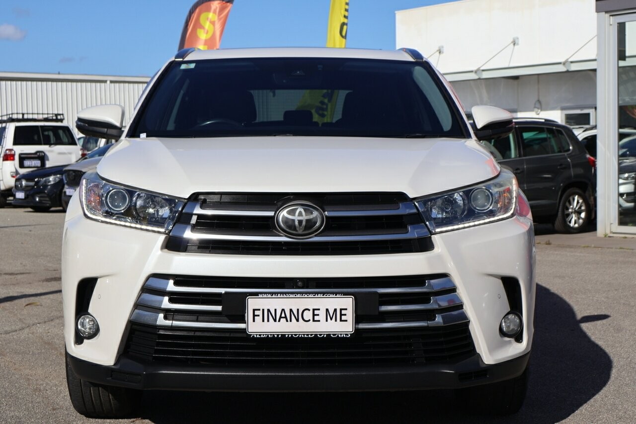 Toyota Kluger image 3