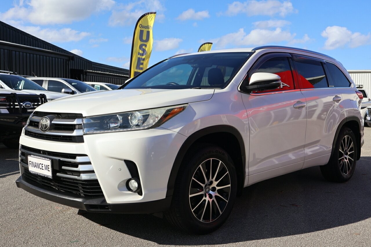 Toyota Kluger image 4