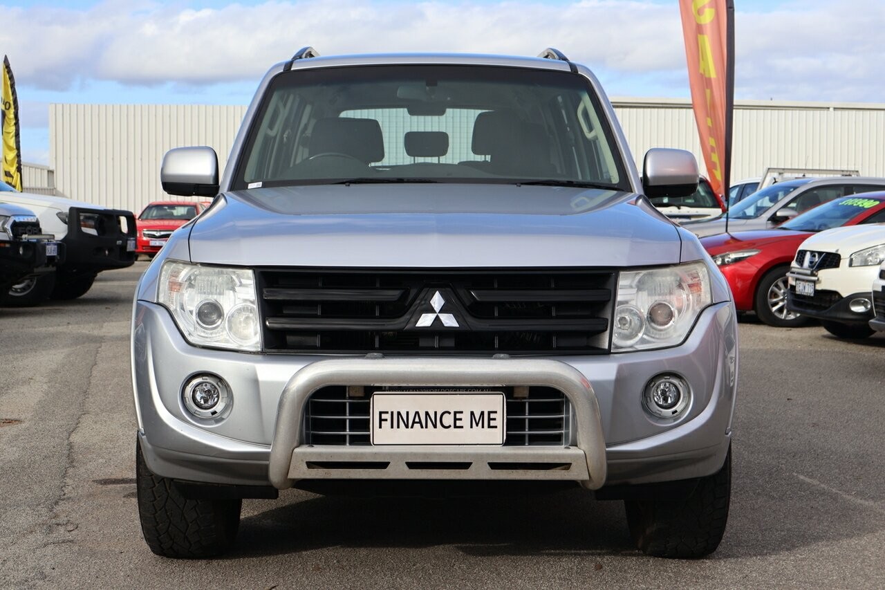 Mitsubishi Pajero image 3