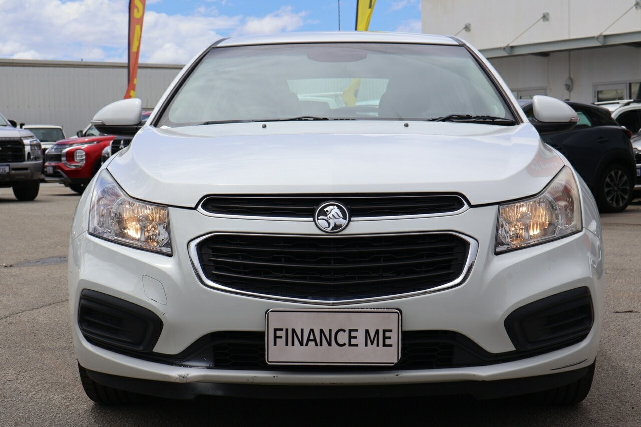 Holden Cruze image 3