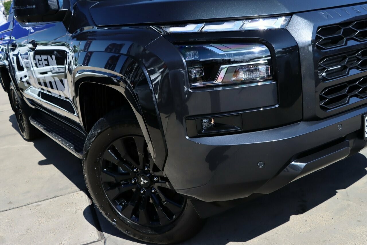 Mitsubishi Triton image 2