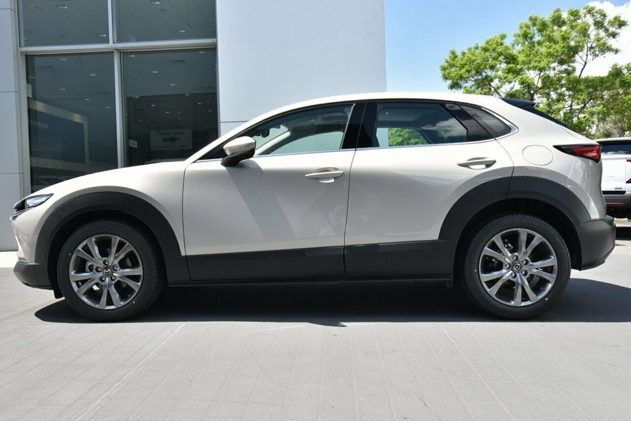 Mazda Cx-30 image 2