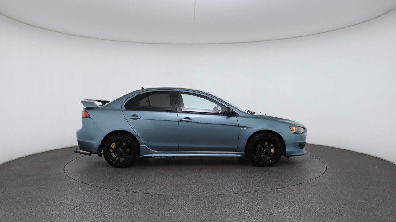 Mitsubishi Lancer image 3
